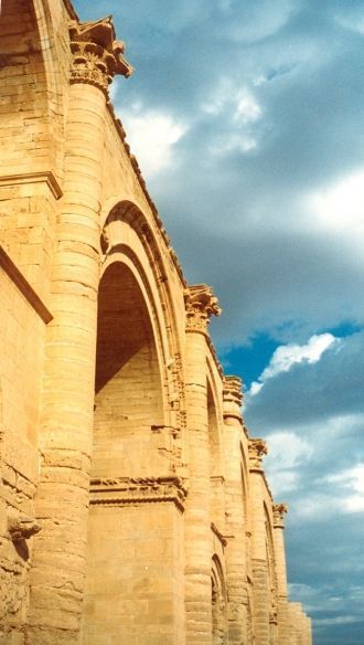 Хатра, колонны древнего храма