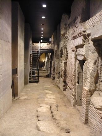 Неаполитанский античный рынок, раскрытый