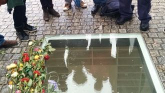 Памятник сожженным книгам - один из самы