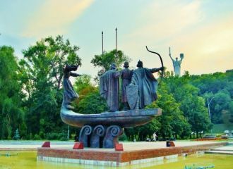 Историческая информация о Кие, Щеке, Хор