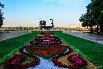 Памятник основателям Киева - является од