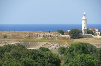 Вид на Амфитеатр Одеон и современный Мая