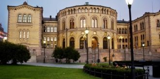 Формально стортинг состоит из 2 палат — 