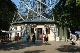 На подземном уровне башни находится небо