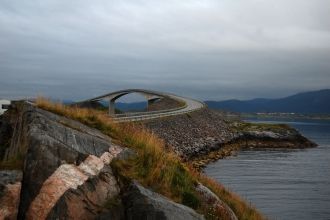 Или как его еще называют — «Пьяный мост»