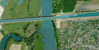 На него было затрачено около полумиллиар