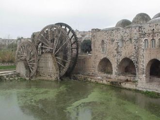 При его возведении применялись только тр