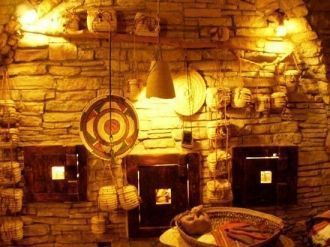 Каждый камень в стенах замка добыт и обр