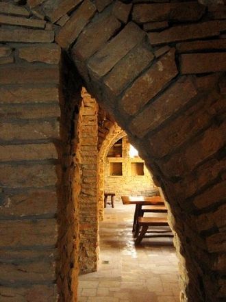 Этим не обошлось – все стекла в здании с