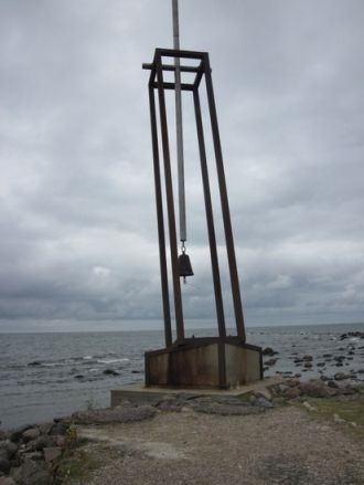 Памятник погибшим на пароме 