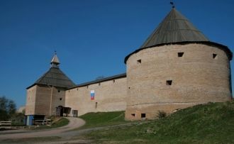 Климентовская и Воротная башни