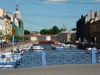 Вид с Синего моста на Красный мост