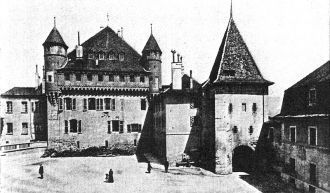 Был ликвидирован также подвесной мост, з