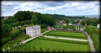 Был изменен дворцовый сад на французский