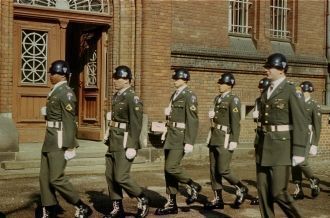 Администрации союзников сменяли друг дру