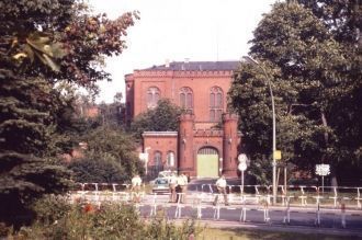 Начиная с 1879 года служило военной тюрь