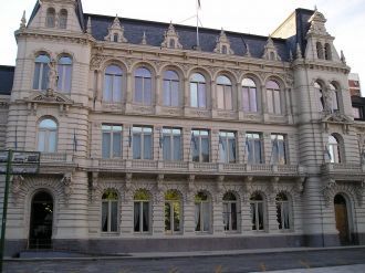 Петронила скончалась в 1882 году и не ув