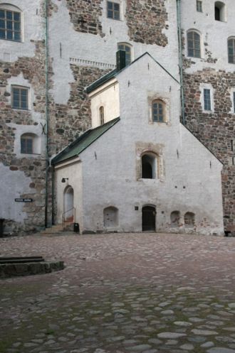 Главный вход в замок Або. Именно через э