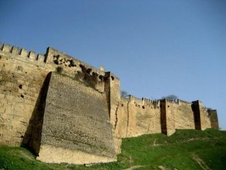 Южная стена, как более поздняя, была по 