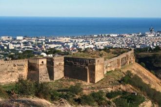 Горная часть стены (Даг-бары) уходит на 