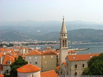 С давних времен за стенами крепости люди