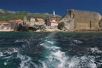 На территории крепости находятся музей Б