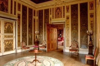 Музыкальная Комната знаменита итальянски