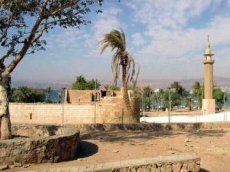 Первое поселение возникло около шести ты