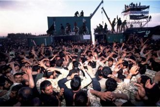 На похороны Хомейни пришло более десяти 