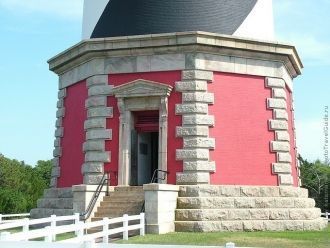 Вход в маяк мыса Хаттерас