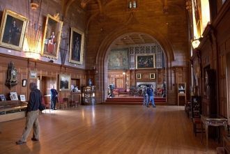 Коллекция армстронговского музея считает