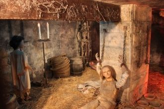 Экспозиция музея в подвалах замка