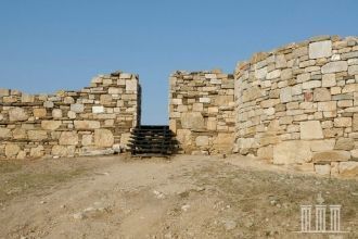 Стены древней Стагиры.