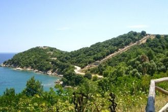 Пляж в Древней Стагире.