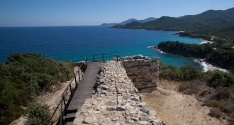 В 348 году до н.э. Филипп II Македонский