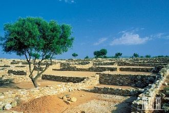 После отступления персов город был практ