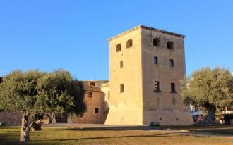 Сейчас это культурный центр, где проходя