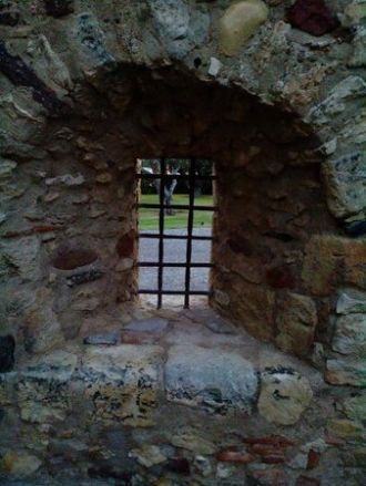 Внутри помещения выглядят более актуальн