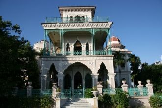 Это замок уникальной красоты.