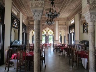 Зал замка де Валле.