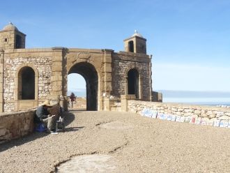 Работы он поручил военному инженеру, мат