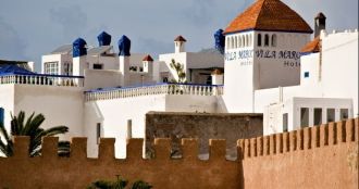 А также спроектировал саму медину, - ста