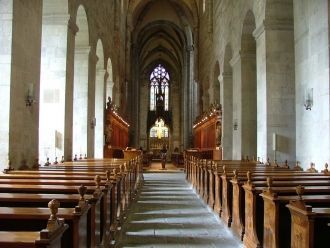 Фасад, неф и трансепт — самые старые час