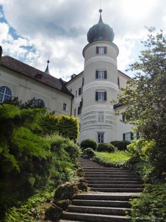 Замок за свою долгую историю неоднократн