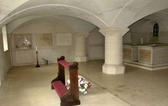 В подземном склепе замка находится их ус