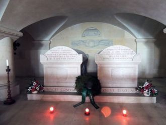 Сейчас в замке Артштеттен покоятся остан