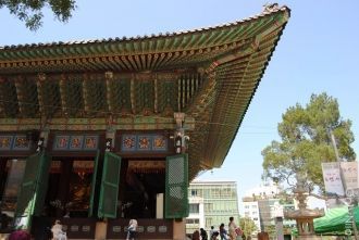 Но первоначально священную обитель строи