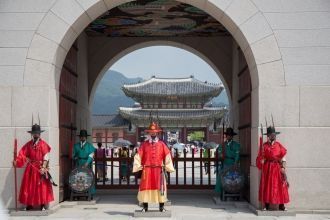 И ворота снова были уничтожены.