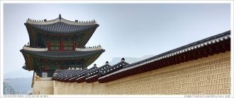 Проходя сквозь главные ворота Кванхвамун