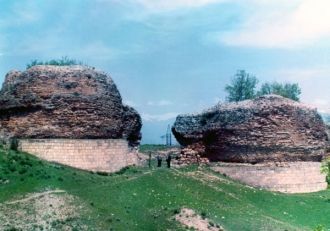 С далекого прошлого до наших дней остали